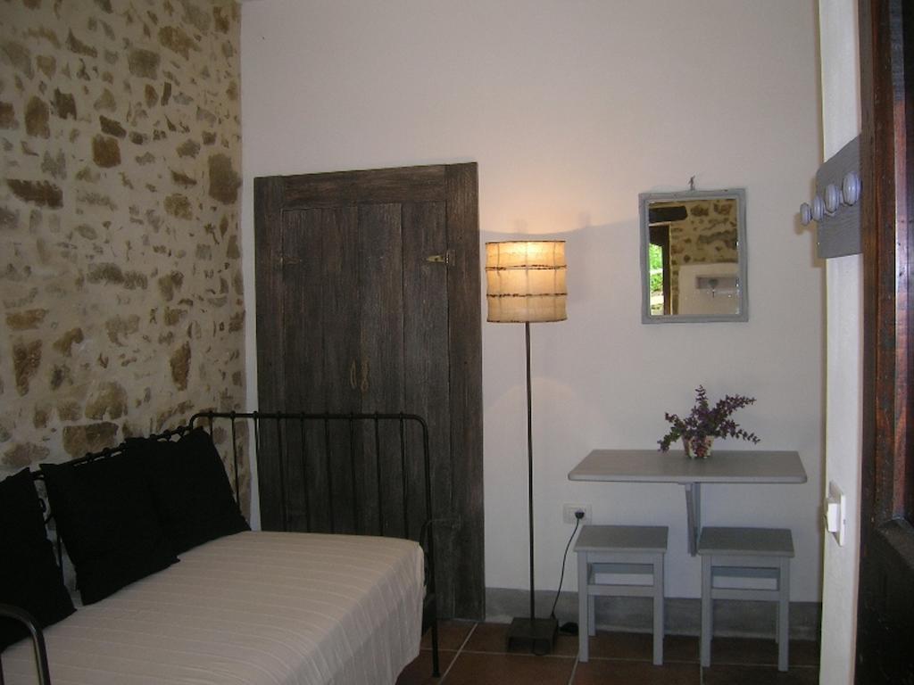 Agriturismo Caresto Carbonesca Exterior foto